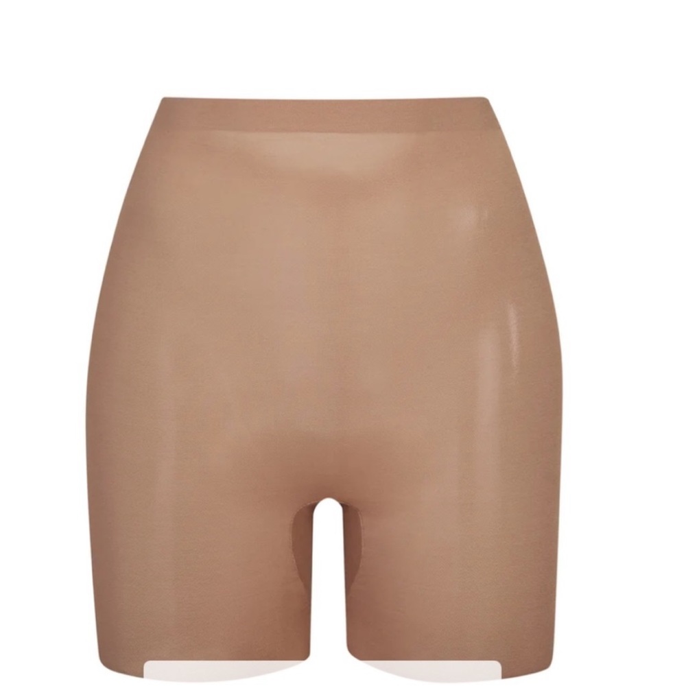 SKIMS barely there shapewear sheer sculpt low back shorts size Large